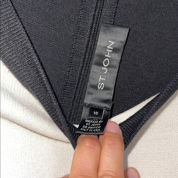 St. John Black & Ivory Colorblock Knit Dress Size 10 – Classic Sheath - Picture 4 of 6